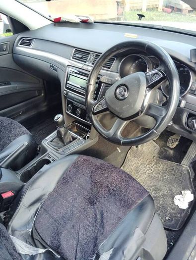 Breaking Skoda superb 2015 1.6tdi cayc