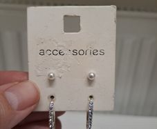 Pearl and sparkly Earrings