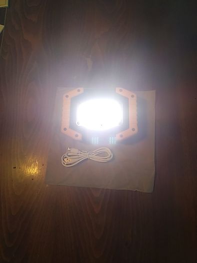 Rechargeable LED Floodlight 30w with mobile phone charger