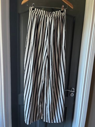 ZARA B&W wide leg stripped culottes Size XS/8