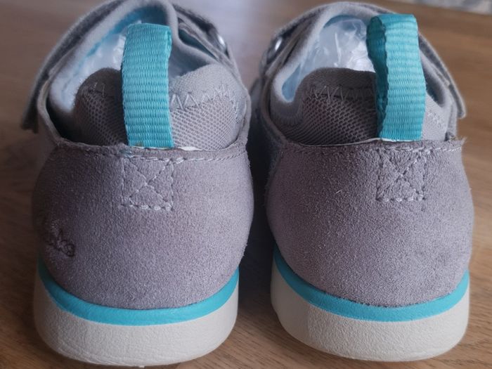 Clarks Fabulous Girls Clarks Silver Trainers Size 11.5 F