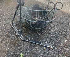 Hanging Baskets & Brackets x2