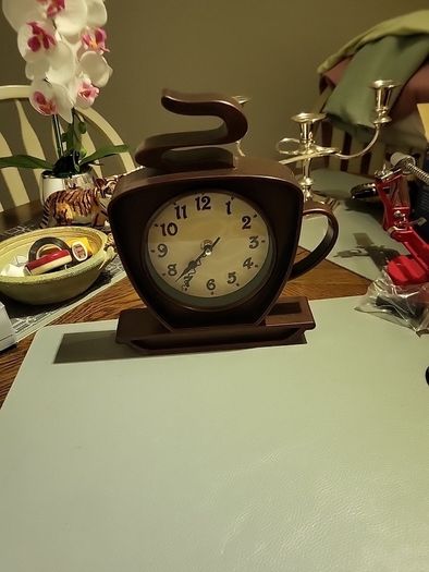 Clock  teapot shape