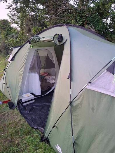 2 bedroom tent.
