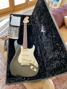 2008 Fender Custom Shop Stratocaster Pro Closet Classic Guitar. (Mint).