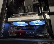 B550 Aorus Elite V.2 Gigabyte + R5 5600x + 32gb ram