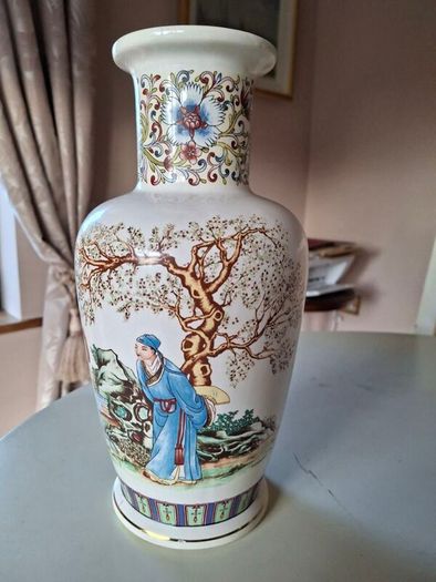 Ceramics - Chinese  / Japanese Vase