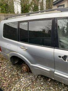 Mitsubishi Pajero 2006 rear drivers side door complete