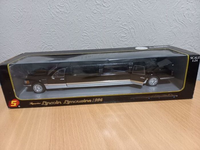 lincoln limousine 1996