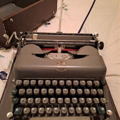 1940s Imperial Good Companion 3 Typewriter