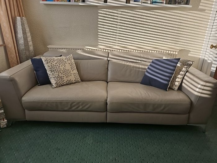 CROSS POSTED natuzzi leather suite 1 x recliner sofa 2 x arm chairs adjustable head rests