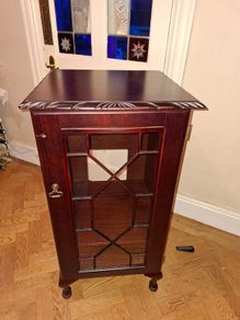 HiFi cabinet with lift-top lid