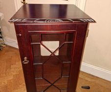 HiFi cabinet with lift-top lid