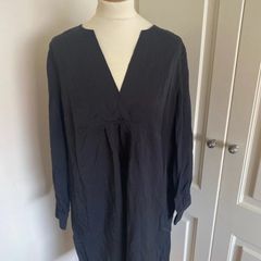 White Label size 14 black viscose tunic
