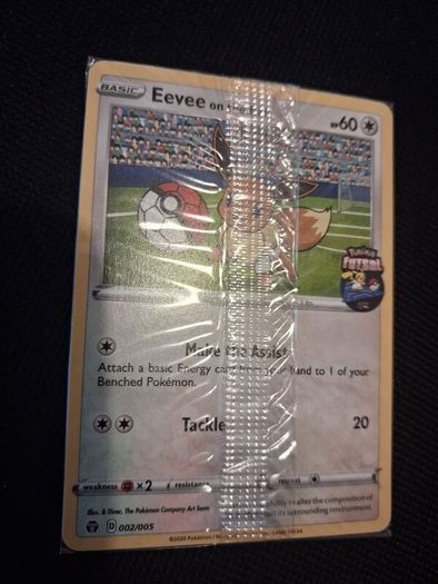Pokemon Card : Eevee on the ball 002