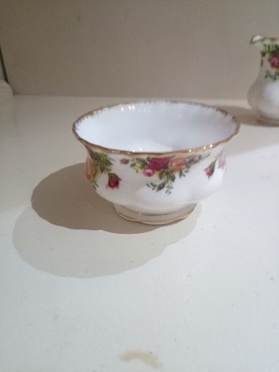 Bone China Royal Albert Old Country Roses 3 piece Coffee set
