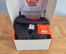 Ergobaby Omni Deluxe baby carrier