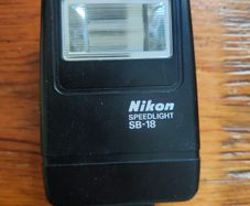 Nikon Speedlight SB-18