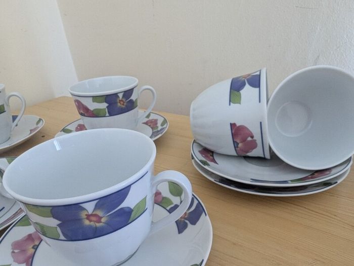 Germany porcelain(WINTERLING) tea set for 6 person, contains 12 pcs, including 6 tea cups and 6 saucers. Brand new, never used.