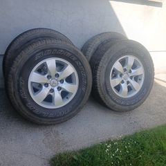 Toyota Hilux / landcruiser alloy wheels and tyres