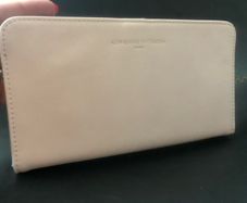 Adrienne Vittadini tripping wallet