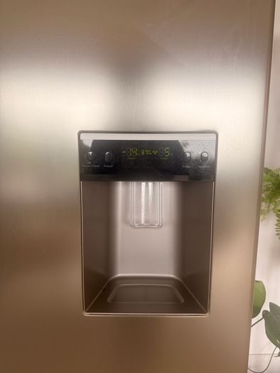 Samsung Freestanding Fridge Freezer