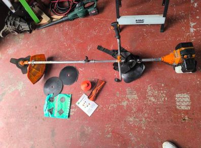 Petrol strimmer weed trimmer