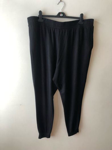 Tracksuit bottoms (size 22)