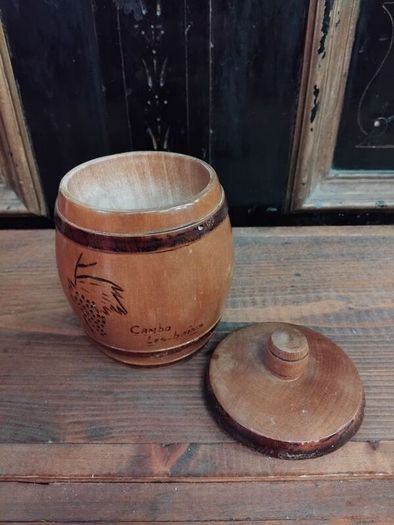Vintage wood container 8
