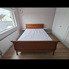 King size bed