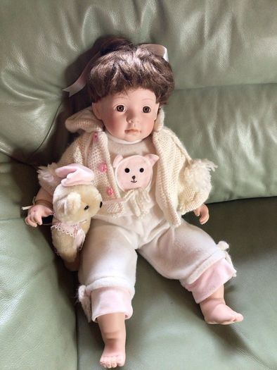 KNIGHTSBRIDGE Collection Heirloom Large collectible limited edition porcelian baby doll with bear