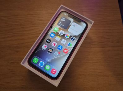 Iphone 11, Registered post included