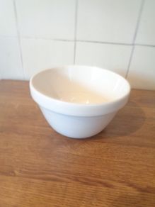 Vintage Mason Cash cream pudding bowl for Sale