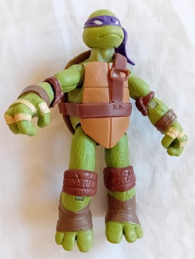 3 Ninja Turtle Figures
