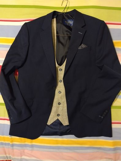 Benetti 3 Piece Tailored Navy Blue wool blend Suit