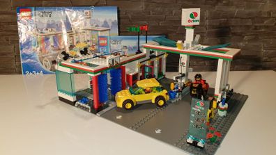 Lego City Service Station 7993 Full Set with car wash!