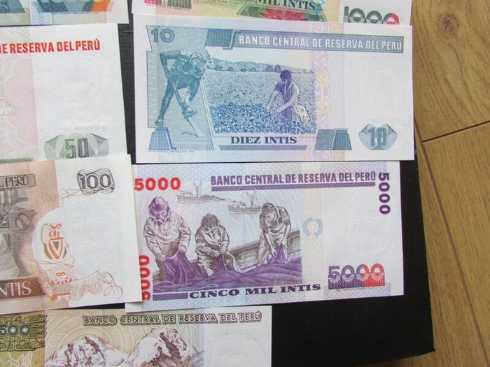 Peru.Lot of 7 Uncirculated Banknotes.1987/88.