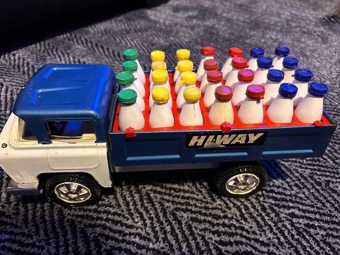 Vintage tri-ang milk truck
