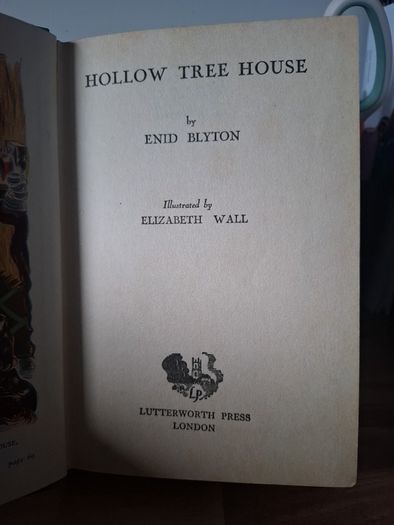 Hollow Tree House by Enid Blyton