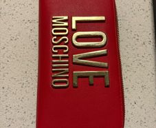 Love Moschino