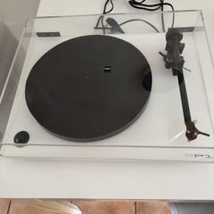 Rega RP1 Turntable Near Perfect Rare Find