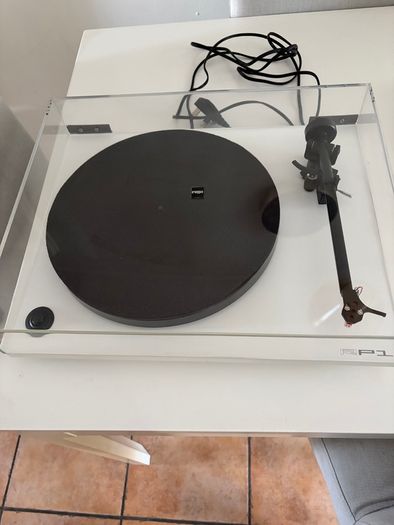 Rega RP1 Turntable Near Perfect Rare Find