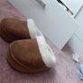 fake UGG slippers Image 6