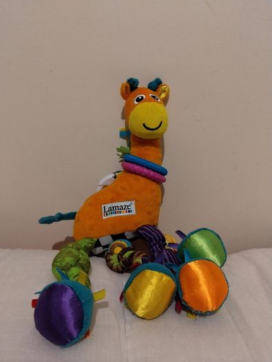 Lamaze  Stretch the Giraffe Sensory Toy