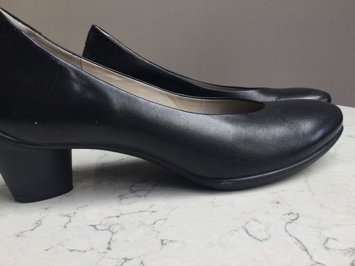Ecco Black Court Shoes Size 41