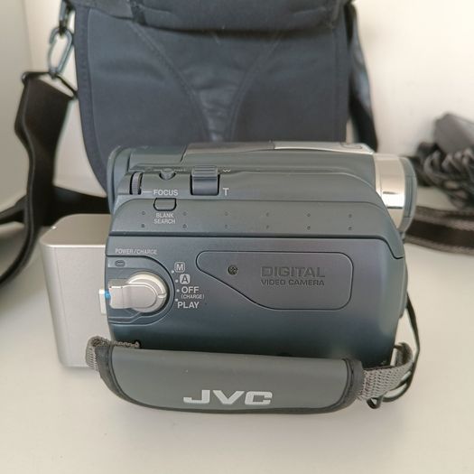 JVC MiniDV Digital Camcorder - Charger, Battery & Lowepro Bag