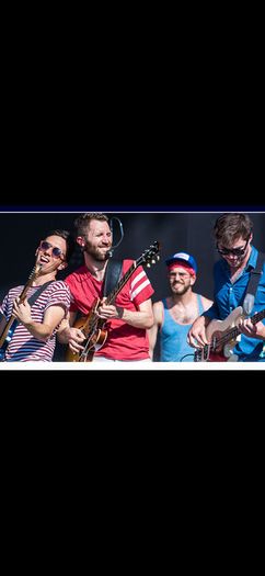 4 x Vulfpeck standing