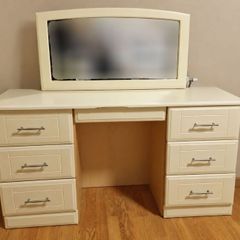 Dressing table