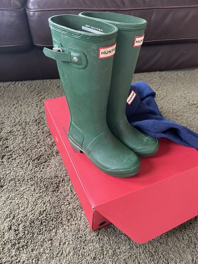 Kids Hunter wellies size 13 plus socks!