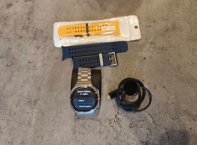 Samsung Watch Ultra 2025 as new with metal strap and 2 more straps